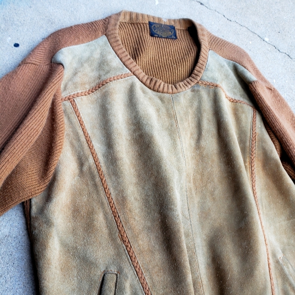 SWEATER EMPORIUM Suede Front Sweater L
